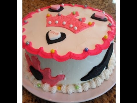 Decorating a Princess Party Cake