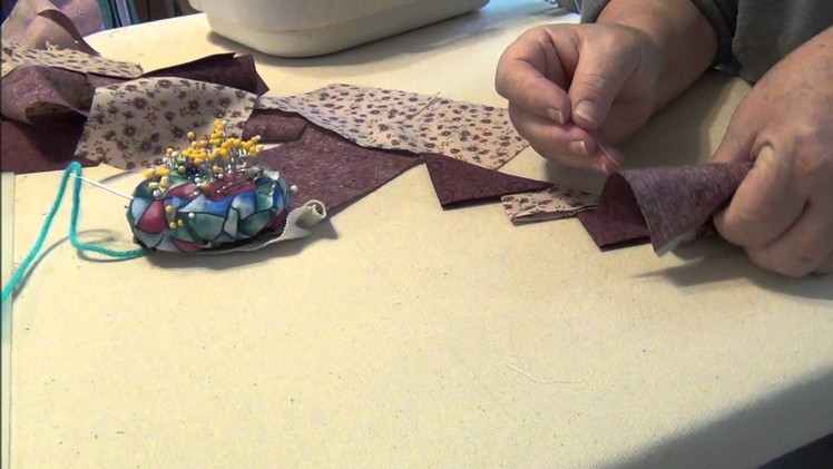 HOW TO MAKE CONTINUOUS PRAIRIE POINTS USING 2 FABRICS