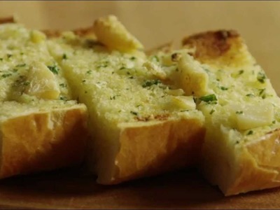 How to Make Roasted Garlic Bread