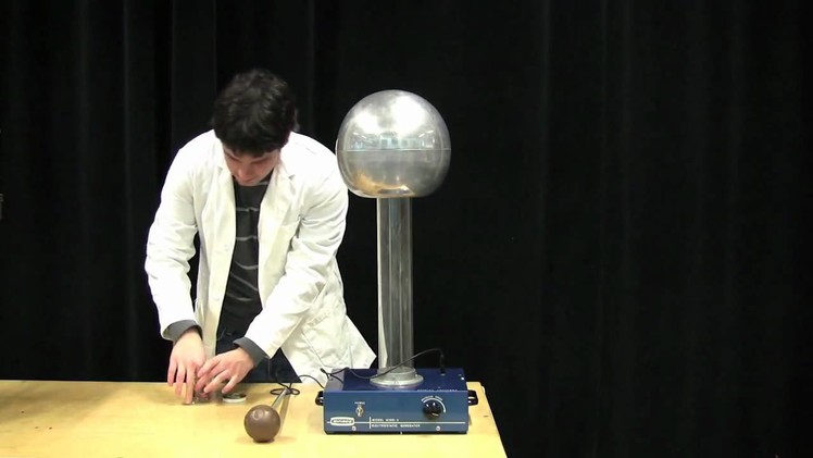 MIT Physics Demo -- Confetti and the Van de Graaff Generator