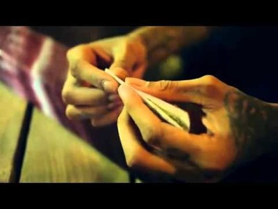 Wiz Khalifa How To Roll A Perfect joint (w) filter