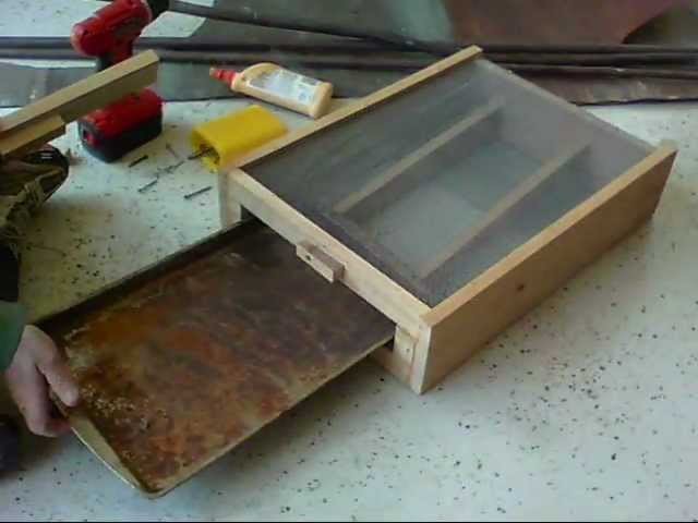 How I Build My Small Hive Beetle Trap.Bottom Board