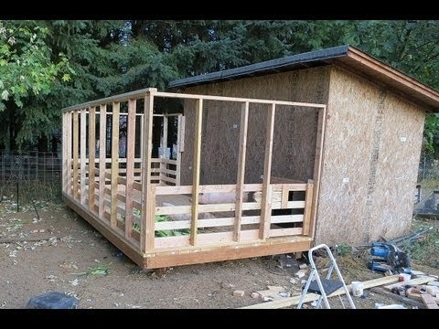 How to build an outdoor pig pen