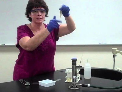 How to make a bacterial smear