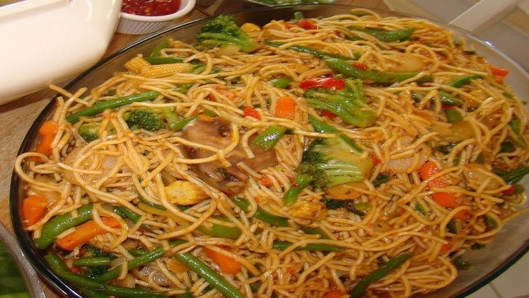 How to make Hakka Noodles Video Recipe - Vegetable Chow Mein-  Indo-chinese