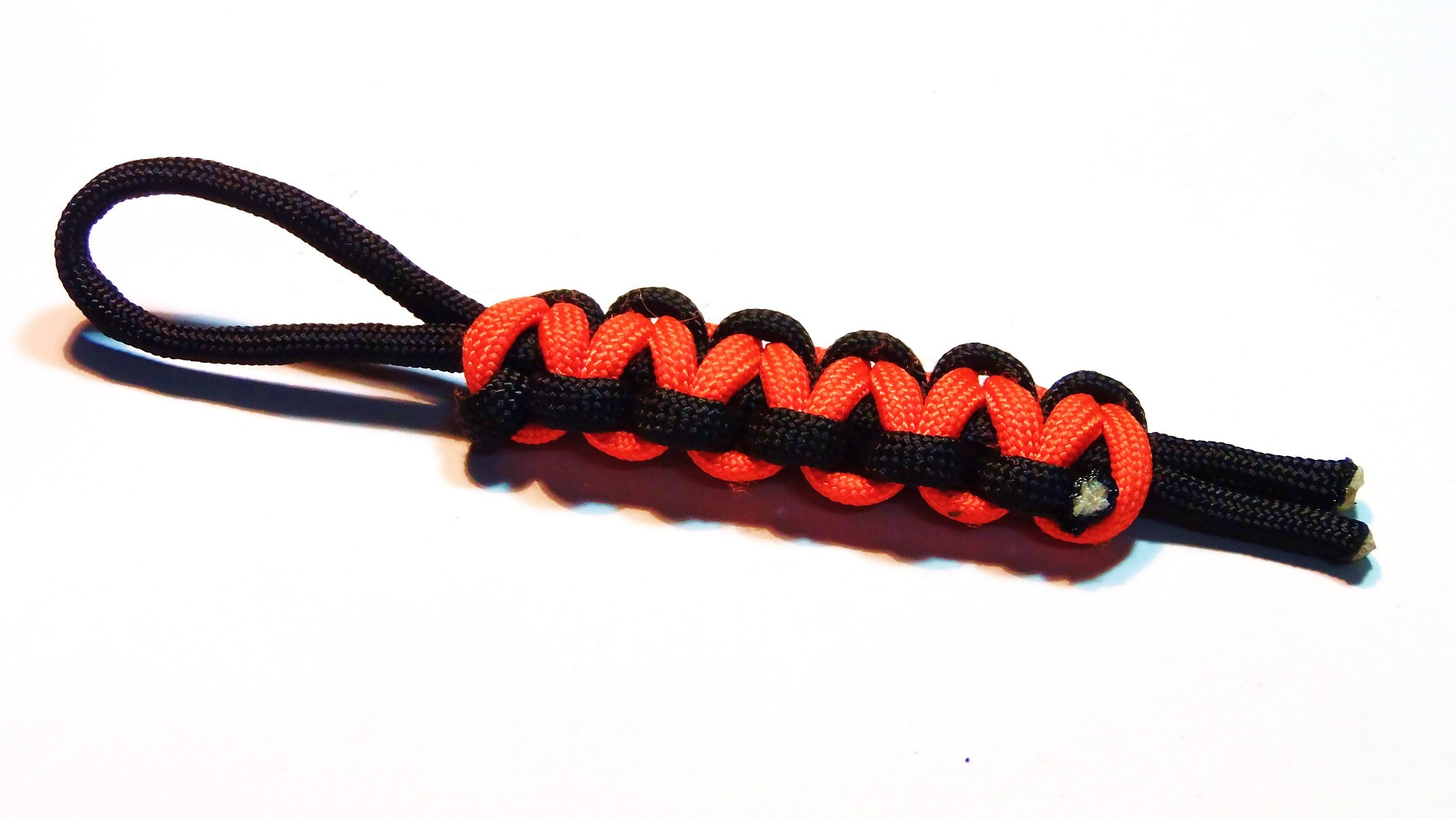 How to tie. make a paracord Cobra Stitch 2 color Lanyard