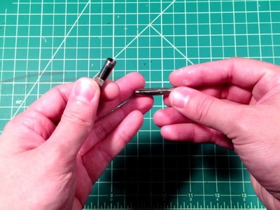 Miniature 101 - Pin vice & Drill bits