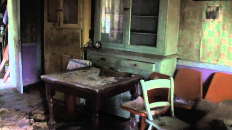 A tour inside a derelict Irish cottage