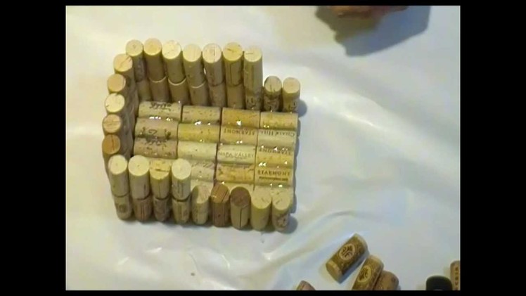 How to make a bird house with wine corks