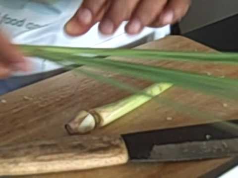 How to prepare lemongrass for Thai cooking