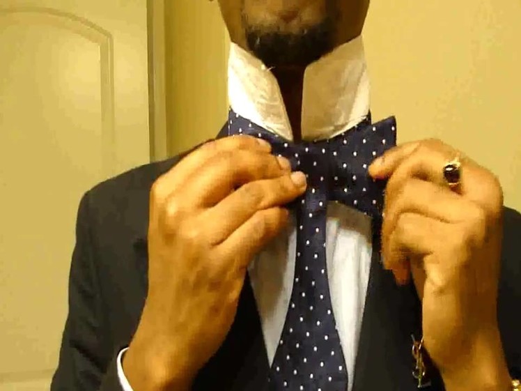 Mitchell's Guide How to Tie a Self-Tie Mens Bow Tie