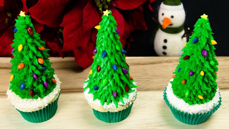 Christmas Tree Cupcakes: Christmas Cupcakes from Cookies Cupcakes and Cardio