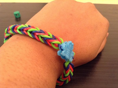 How to make a Simple Rainbow Loom Bracelet with a Fork - For beginners
