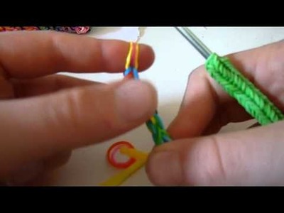 HowTo Weave A Square With Loom Bands Tutorial with just a hook: Part 1