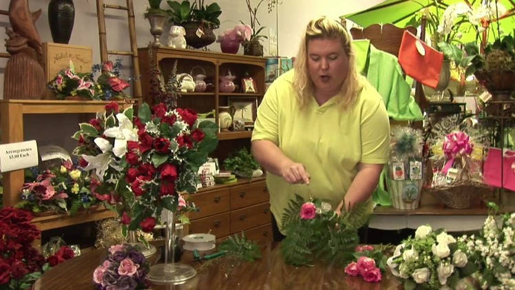 Floral Arrangements : How to Make a Teardrop Bouquet