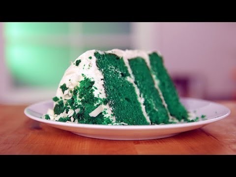 How to Make Green Velvet Cake For St. Patrick's Day! | Eat the Trend
