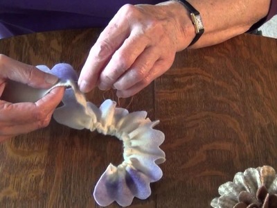 Making a Simple Flower Pin with Nan Loncharich