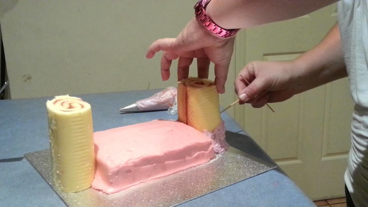 Easy DIY Cake Decor : Princess castle cake