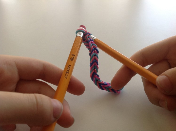 EASY Rainbow Loom Bracelets w. Pencils (no loom required)