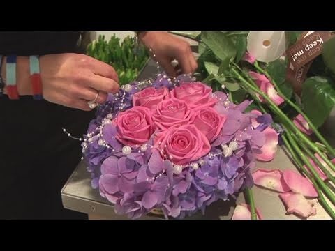 How To Arrange Wedding Flowers