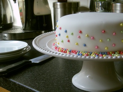 How to cover a cake with fondant & simple decoration with sugar pearls