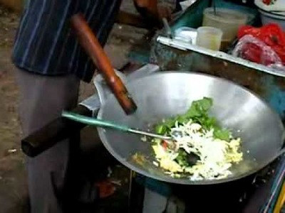How to make Nasi Goreng (Fried Rice) in Indonesia