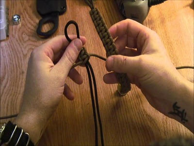 How to Make a Cobra Stitch 550 Cord Survival Bracelet.