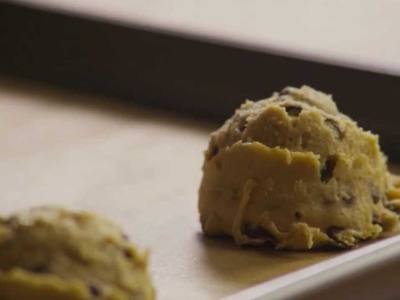 How to Make Chewy Chocolate Chip Cookies