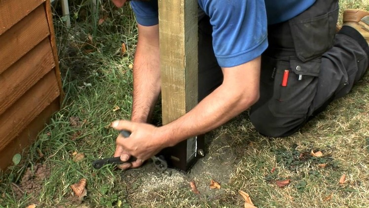 How to replace a damaged or rotten fence post