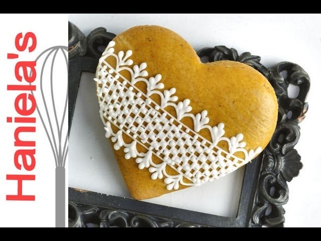 How To Decorate Cookies with Royal Icing Lace Pattern