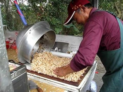 Making Puffed Rice Cakes