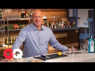 Tom Colicchio Shows You How to Make a Gin Martini | America’s Bartender with GQ