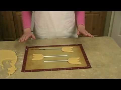 Cookie Decorating: Baking Cookie Pops