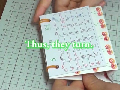How to make a desk calendar using rubber bands