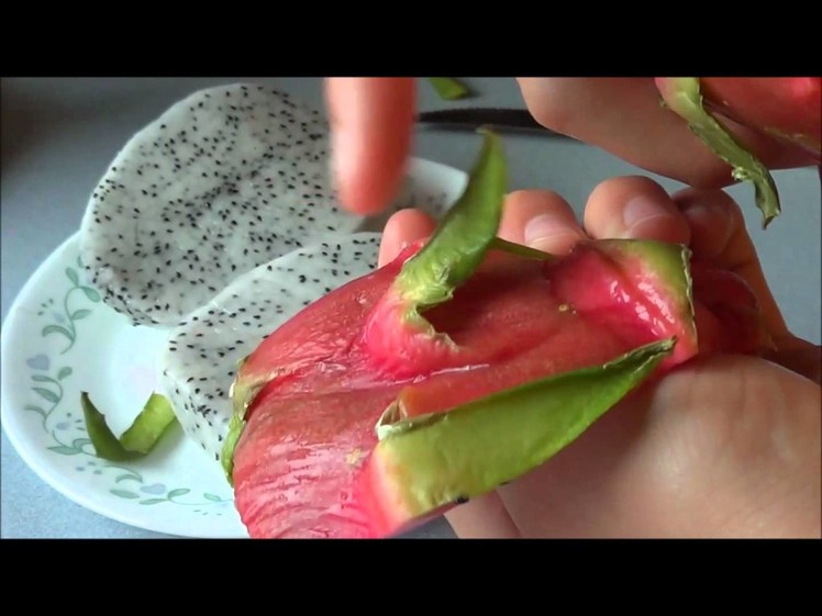 How to Prepare and Eat a Dragon Fruit
