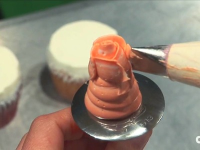How to Make a Buttercream Rose - CHOW Tip