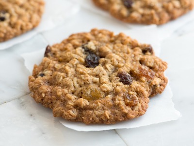 How to Make Oatmeal Cookies - Chewy Oatmeal Cookie Recipe