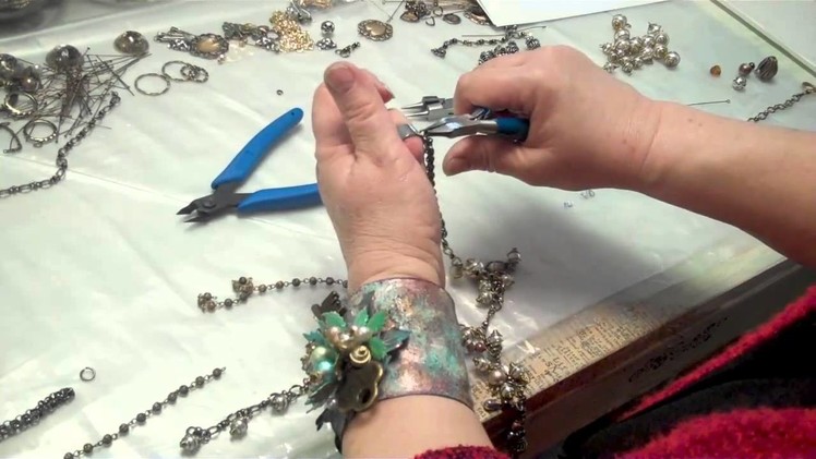 Making a Lariat Necklace from B'sue Boutiques:  Cool Fashion Jewelry You Can Make Fast