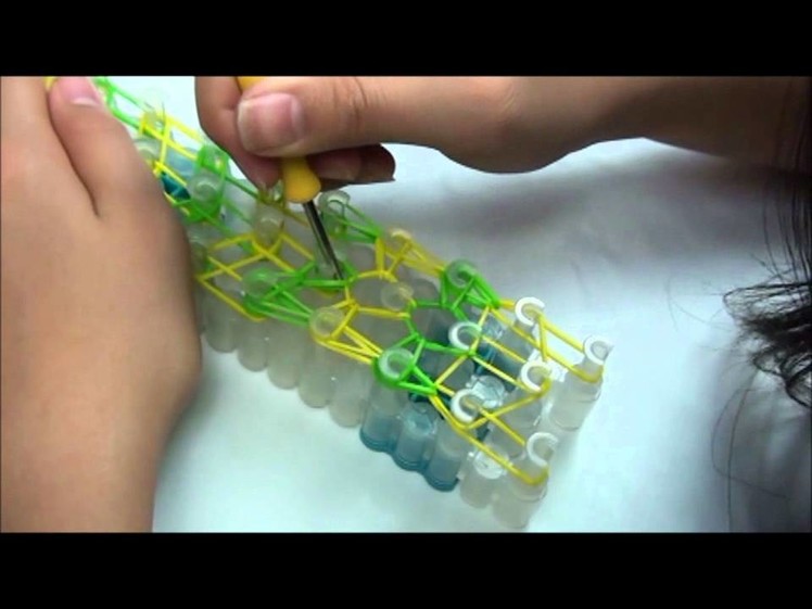 (OLD) Lesson 4: "Double Forward Rhombus" pattern Rainbow Loom® bracelet