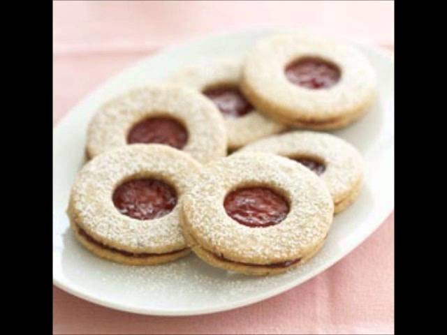 Discover Mrs. Fields' Linzer Cookies Secret Recipe!