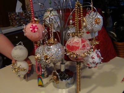 HOW TO MAKE HEIRLOOM CHRISTMAS ORNAMENTS WITH  JEWELRY