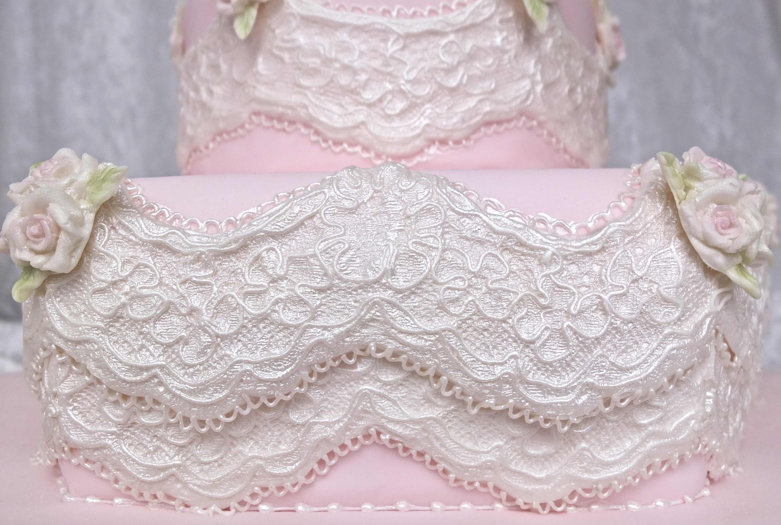 Karen Davies Cake Decorating Moulds. Molds. Free beginners tutorial. how to - Alice vintage lace