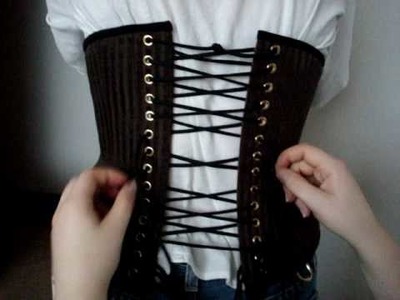 Scoundrelle's Keep - How to tighten your corset