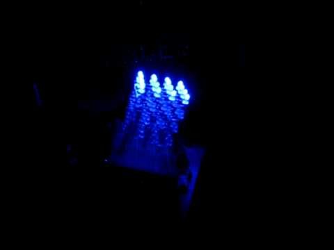 4x4x4 blue led light cube using picaxe