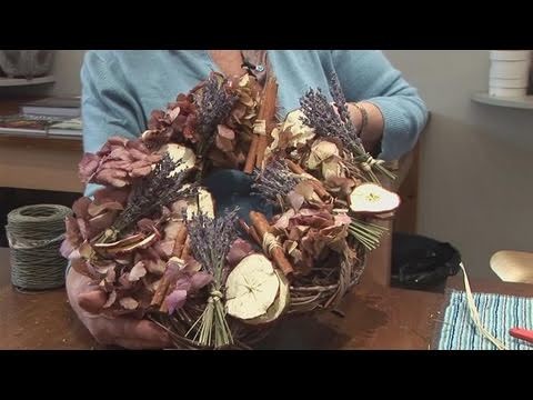 How To Arrange A Dried Flower Wreath