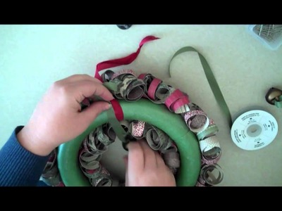 How to embellish your curly paper wreath.