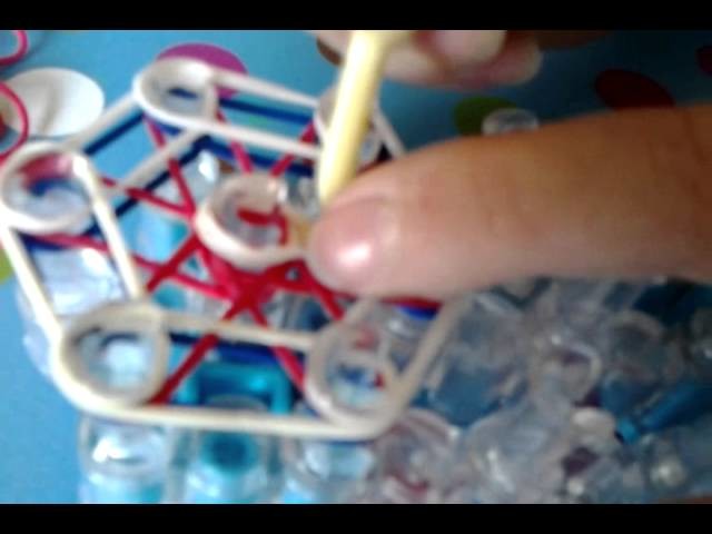 How to make a charm out of rainbow loom