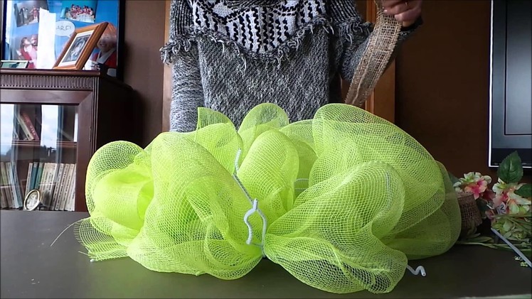 How to Make Your Own Poly Mesh Wreath
