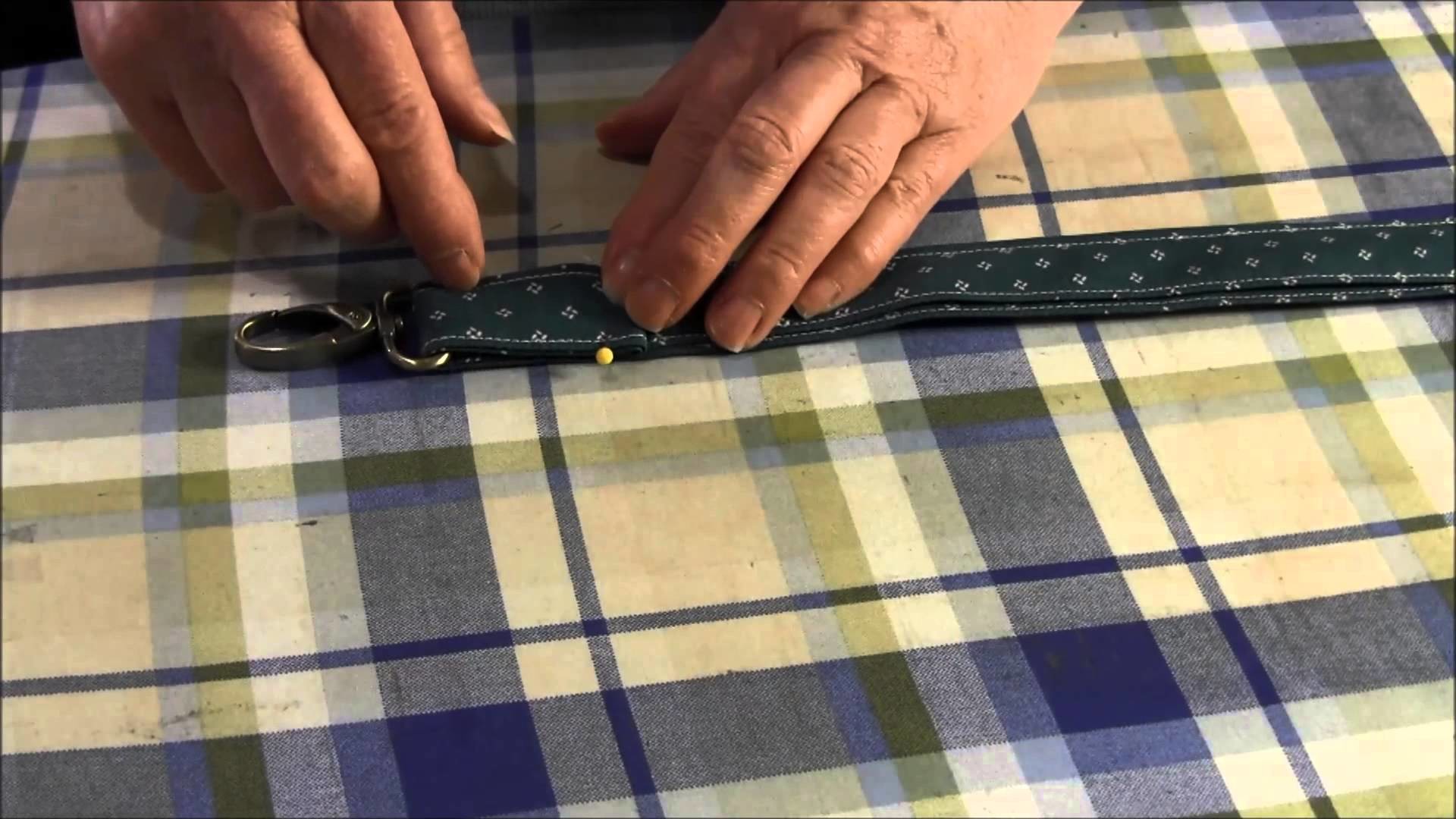 Lanyard 101 The Absolutely Easiest Way To How To Start A Lanyard With Two Strings - lofb8fr