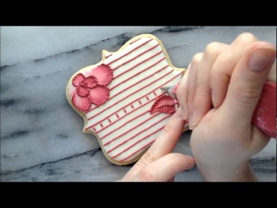 Brush Embroidery and Lace Using Royal Icing on a Sugar Cookie